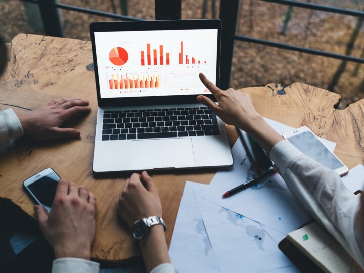 Illustration de l’article : Google Ads ou SEO : quel levier choisir quand on est une TPE ?